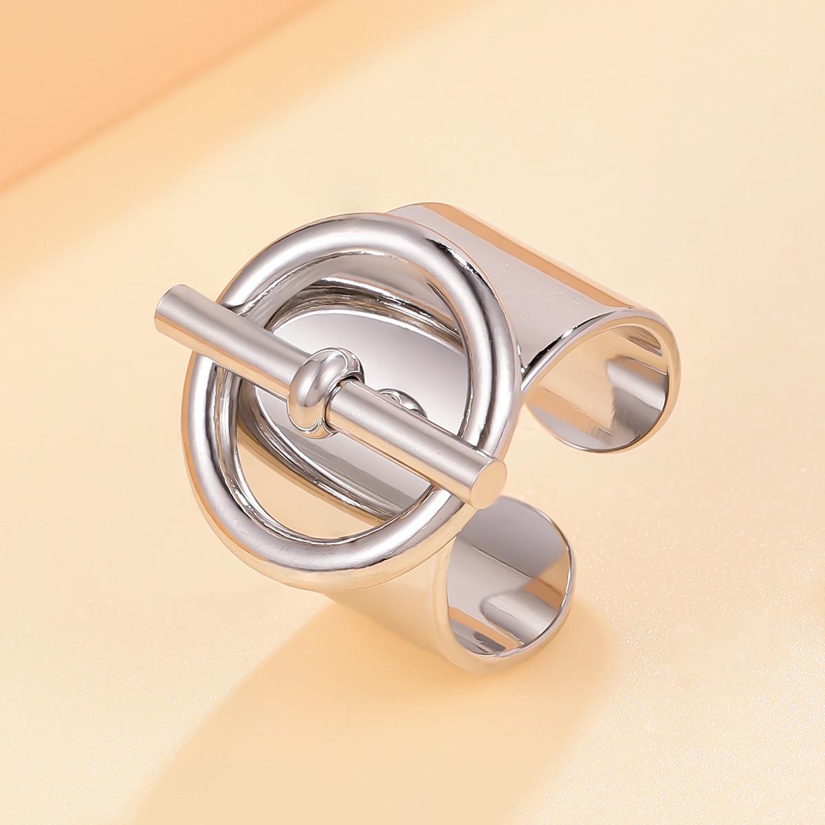 18K Gold Plated Geometric Stainless Steel Ring with Irregular Design and Metallic Finish