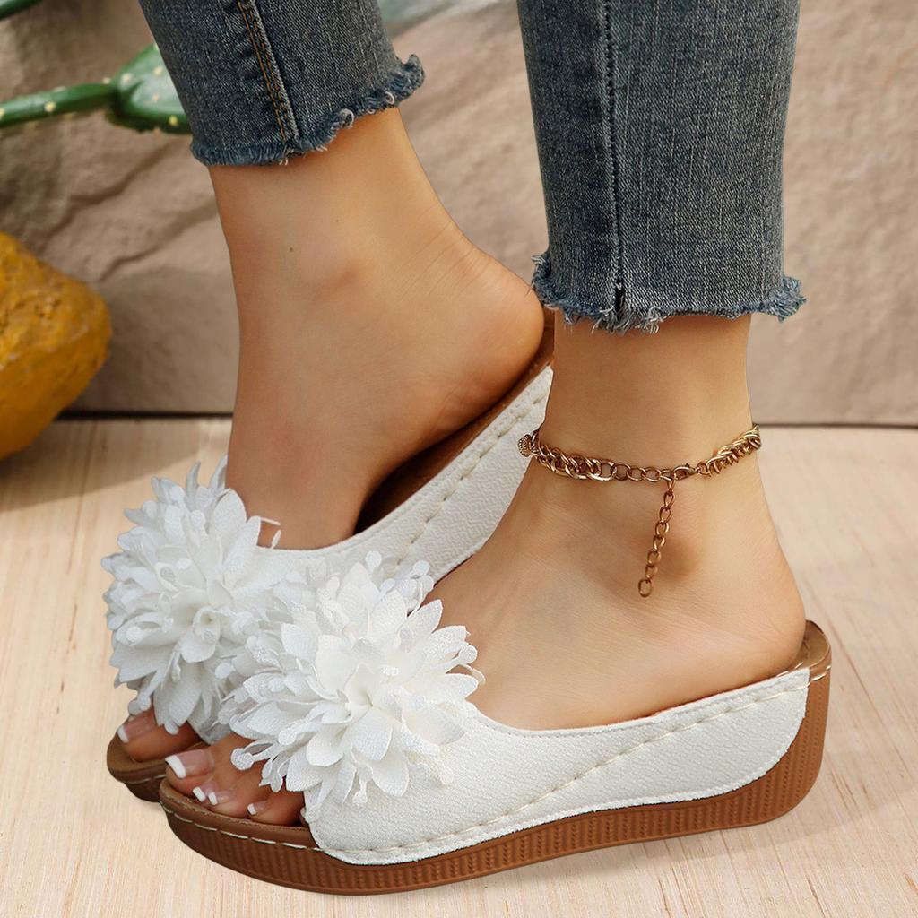 Thick Soled Wedge Heeled Women'S Slippers Fashionable And Casual Flower Shaped Dad Sandals For Women Women'S Heel Sandal Heeled