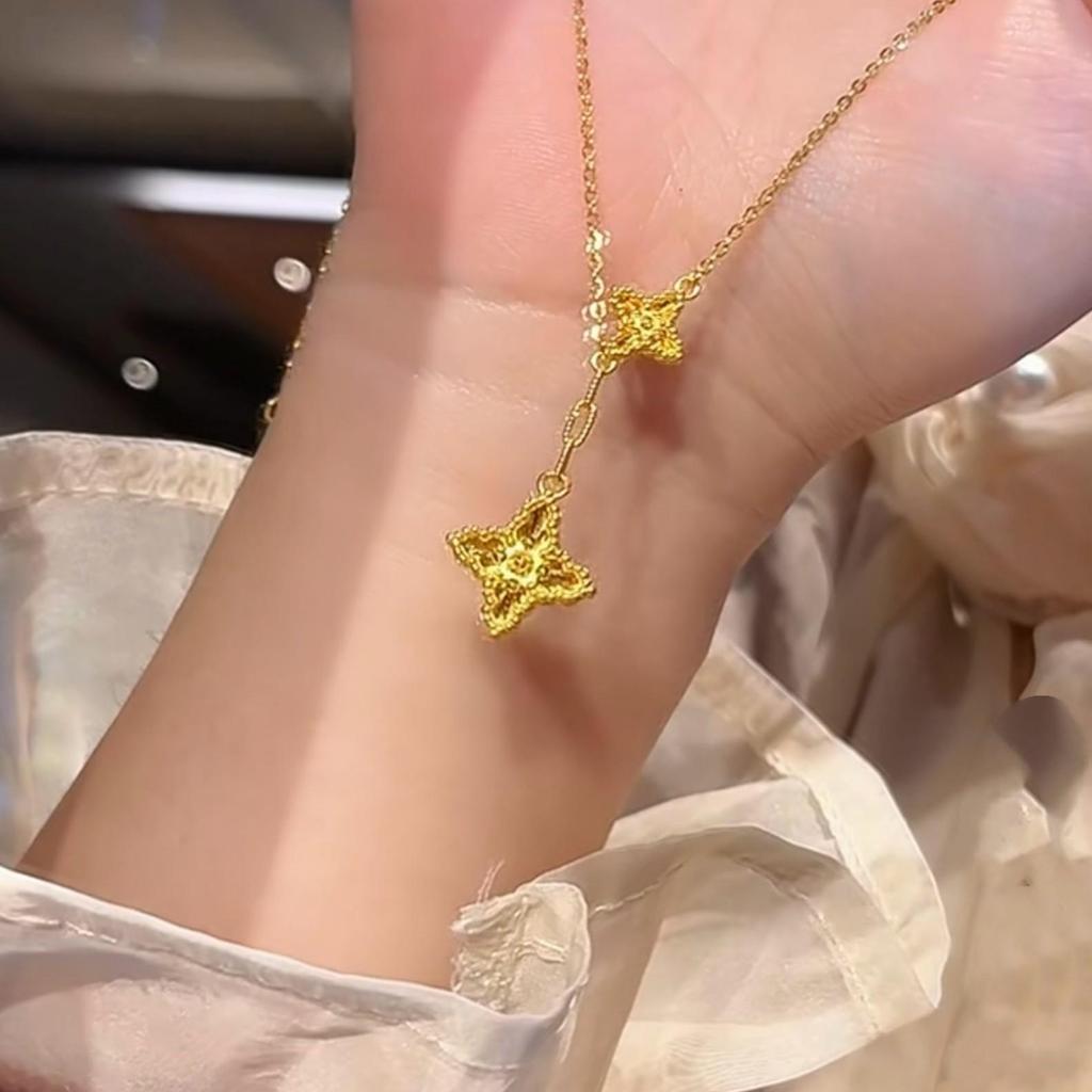 Vietnam Gold Fish Scale Clover Pendant Necklace, Women's Luxurious Clavicle Chain with Tassel & Crushed Ice Detailing.