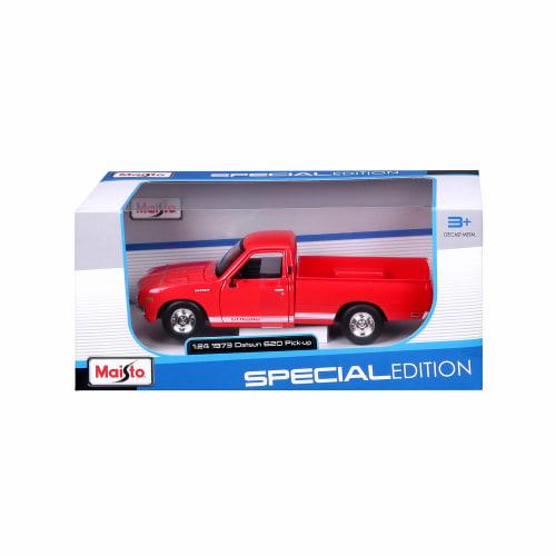 Maisto 1/24 Scale Diecast Model Car of the 1973 Datsun 620 Pickup, Red, Finished Model, 31522