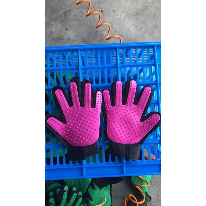 Breathable Mesh Palm Brush Pet Deshedding Glove For Cat And Dog Hair Removal