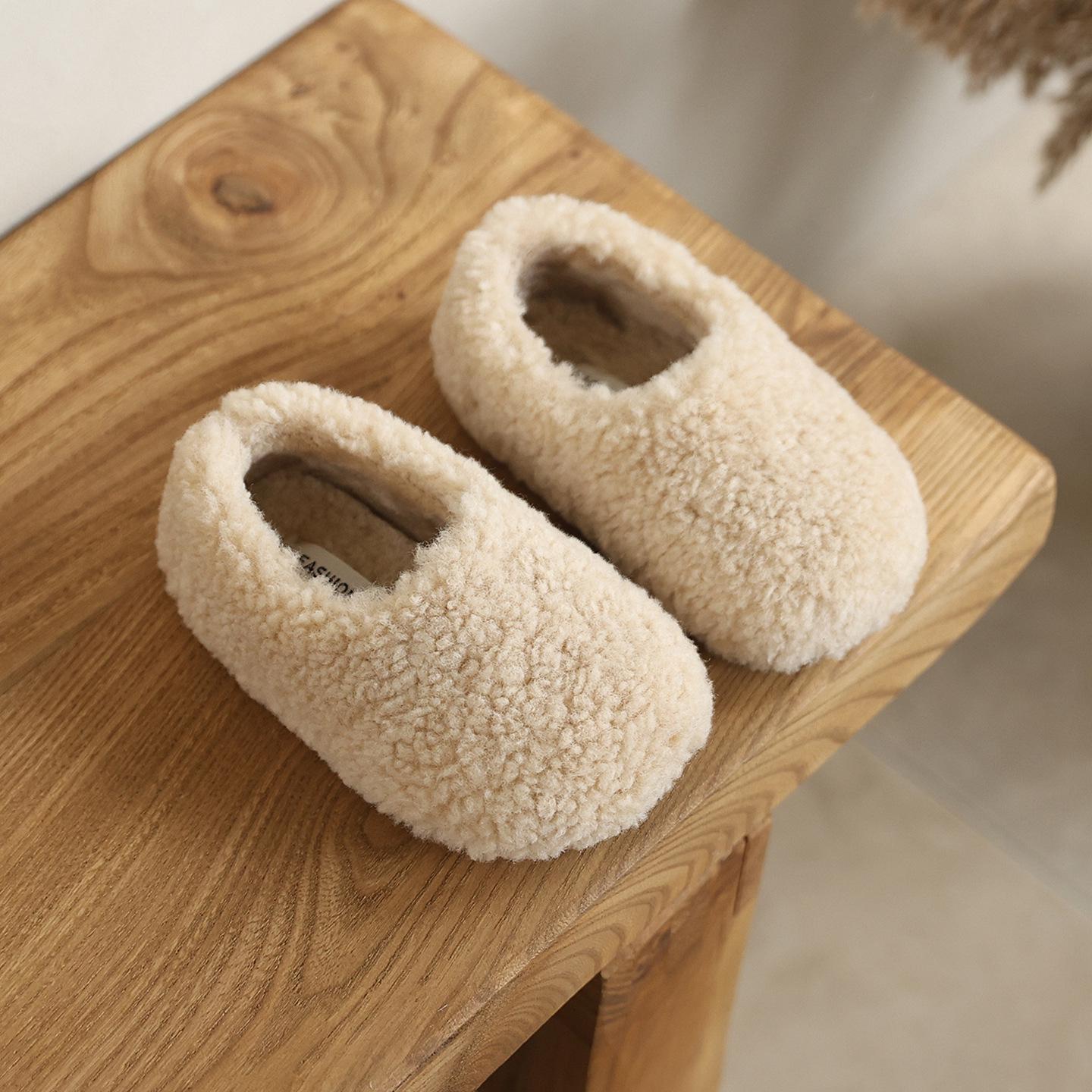 2025 ОсеньЗима Девочки Ретро Хлопок Мех Повязка на Голову Слипоны Милые теплые бархатные тапочки с большой головой 29 грязно-белый 1670₽