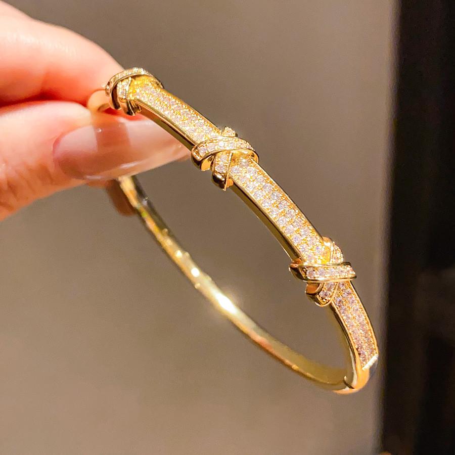 Fashion Leaf Charm Bracelet With Zirconia And Goldplated Copper For Women