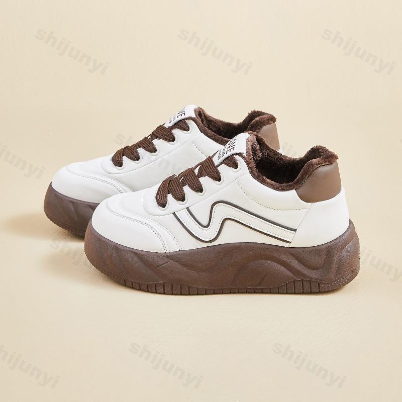 Women's Warm Plush Platform Sneakers Winter Fashion Lace Up Thicken Warm Outdoor Womens Trainers Comfortable Casual Board Shoes