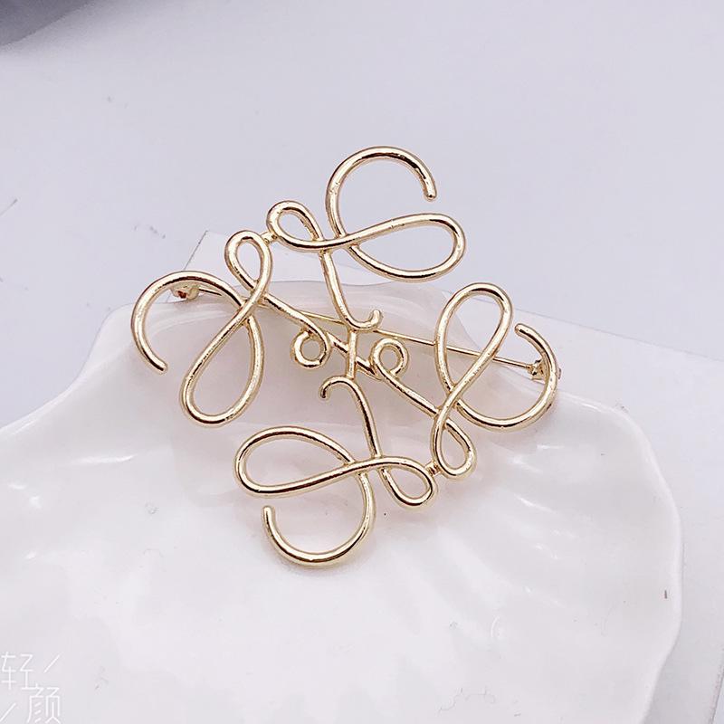 Vintage Geometric Square Brooch Pin - Symmetrical Cutout Corsage Accessory for Suits