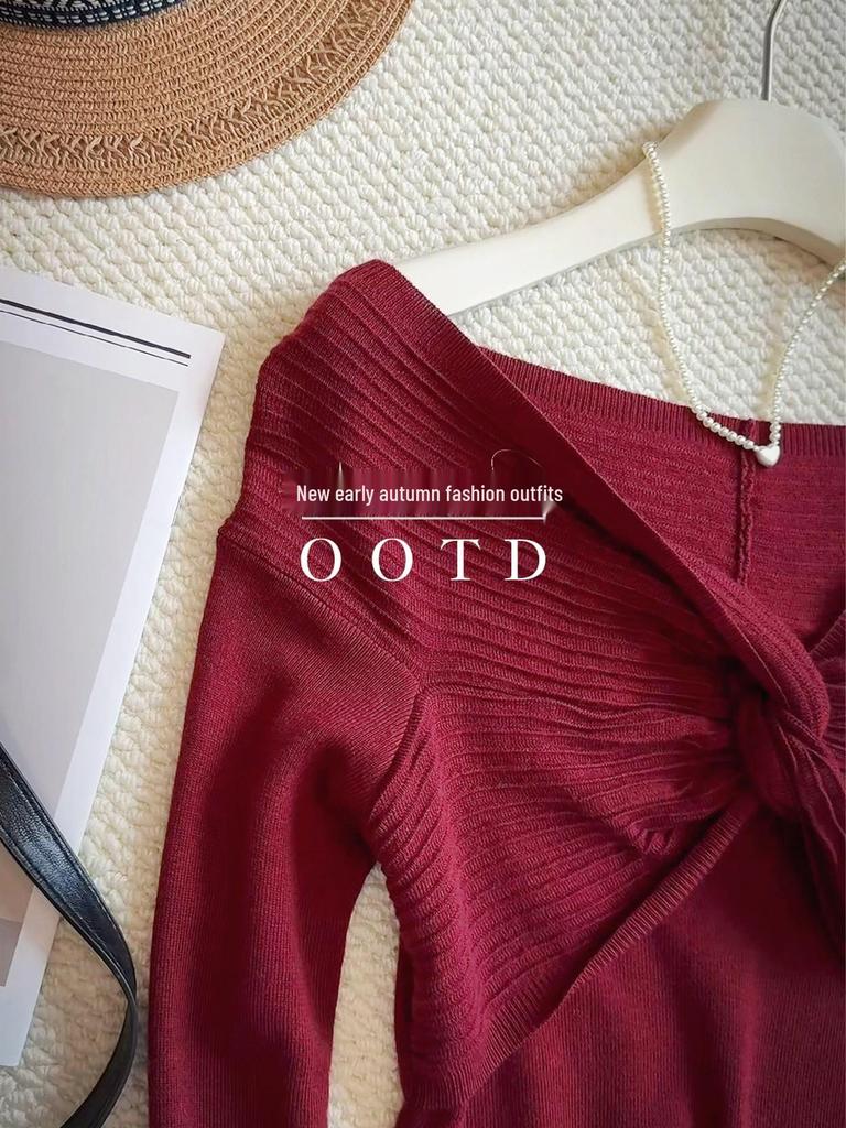 Autumn 2025 Women's Off-Shoulder Twist Slimming Long-Sleeve Knitted Top