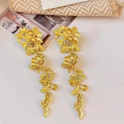 Yousheng 1 Pair Women Flower Tassel Hanging Earrings Long Golden Earrings for Prom Formal Party Exaggerated Style Ear Jewelry for Celebrity Actress