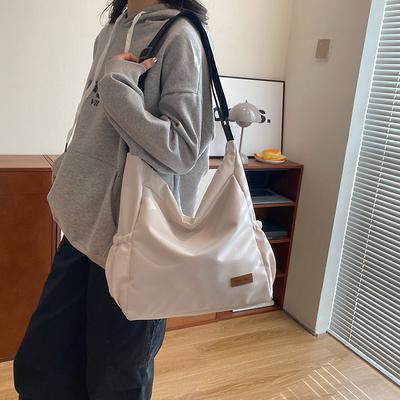 Werkzeugtasche Messenger-Tasche mit großer Kapazität Neutraler Trend vielseitige Tragetasche große Tasche Funktionale Umhängetasche Studentenrucksack