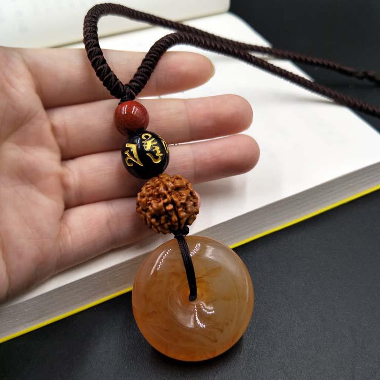 Náhrdelník s jantárovým príveskom v etnickom štýle, retiazka na sveter