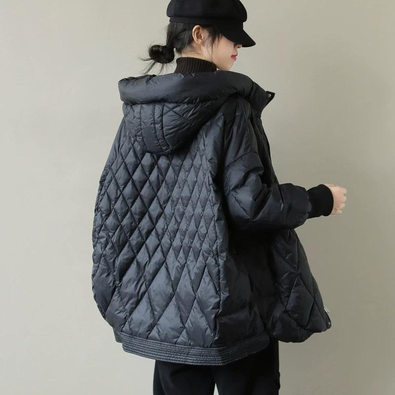 Herbst und Winter Damen Daunenjacke Übergröße Kurzer Mantel Locker Warm Lässig Oberbekleidung Top Kapuze Rautenmuster Weiße Entendaunenjacke