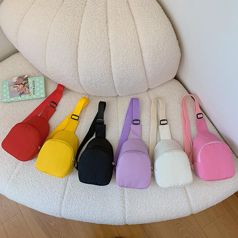 Children's Casual Solid Color Nylon Snack Crossbody Bag - Lightweight & Spacious for Boys and Girls