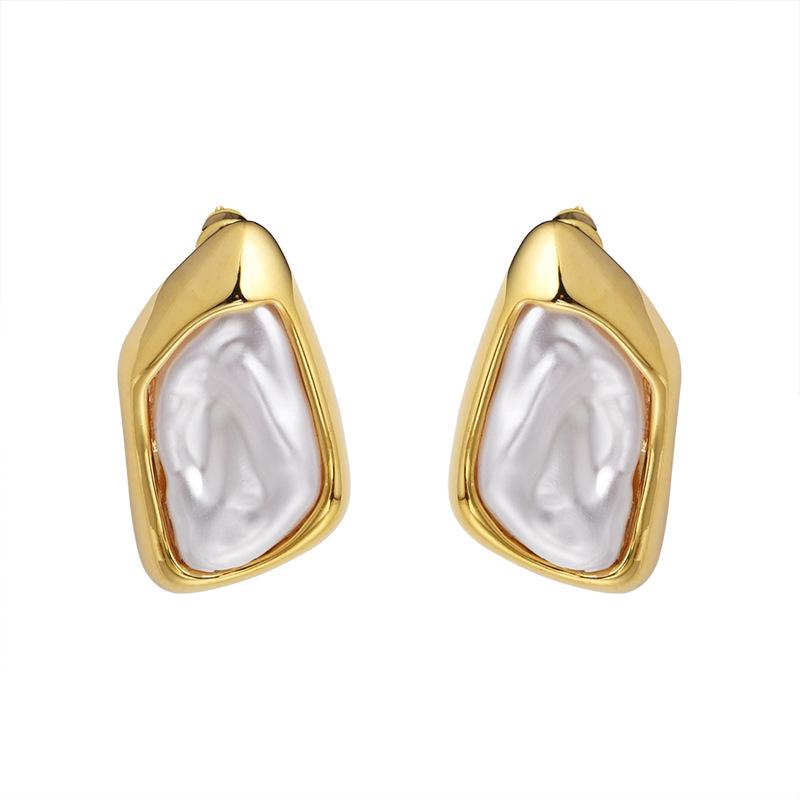 Vintage Baroque Shell Stud Earrings Women Gold Retro Premium Dainty Versatile Statement Fashion Jewelry Gift