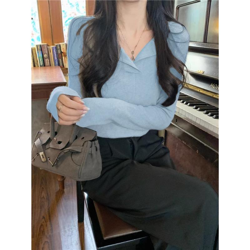 Temperament v-neck knitted sweater women's high-end sense slim-fitting inner base sweater autumn and winter pure desire versatile top