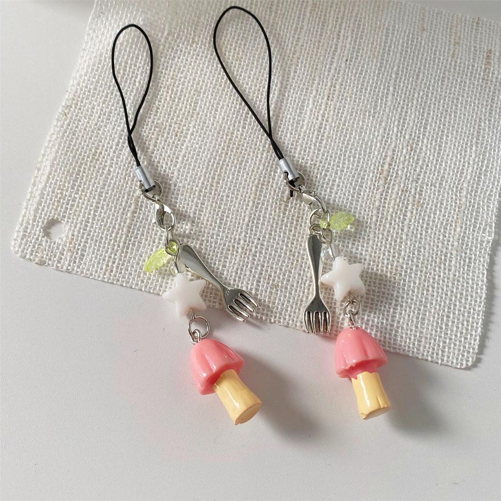 Vintage Mushroom Keychain Fashion Phone Pendant Hanging Ornament for Fashion Enthusiasts and Retro Style Followers