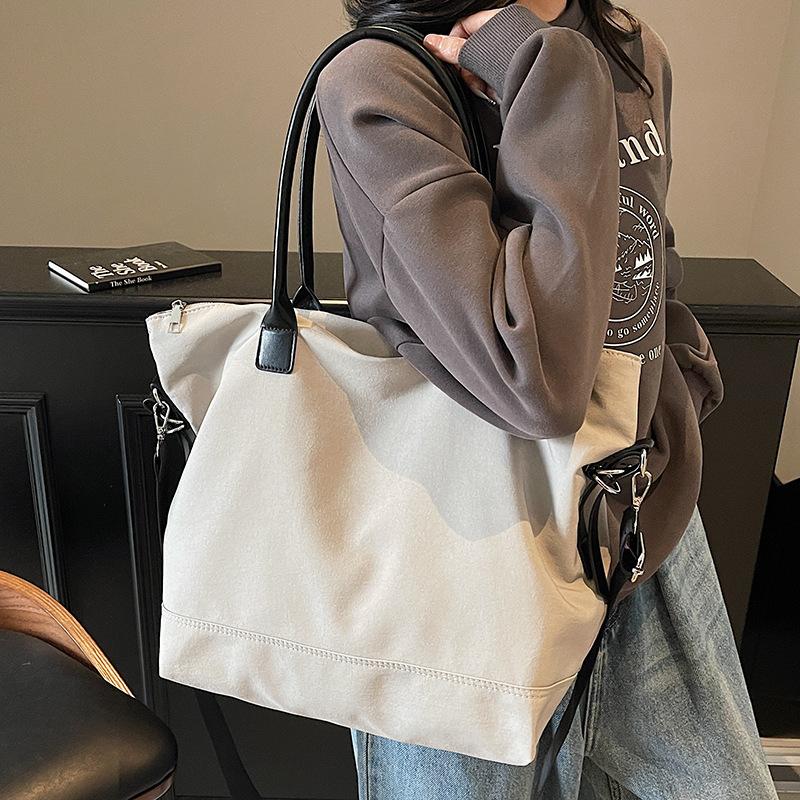 Hot Sale Leisure Sports Wind Large Capacity Shoulder Tote Bag Women's Versatile Solid Color Lightweight Travel Messenger Bag