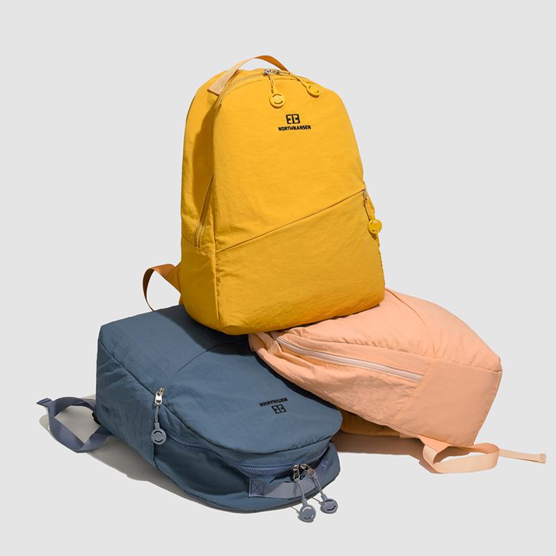 Lightweight Outdoor Sports Backpack for Men and Women Casual Travel Nylon Bag with Arc Shoulder Straps Dual-tone Available
