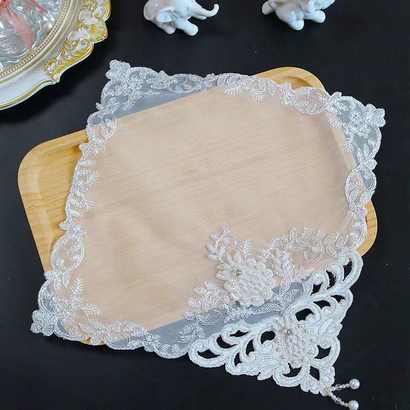 Beige Mesh Perlen Blumen Stickerei Tischset Stoff Hochzeit Weihnachten Platzset Küche Tischdekoration und Accessoires