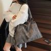 Large capacity casual soft leather rivet tote bag women's 2026 autumn casual versatile shoulder messenger bag