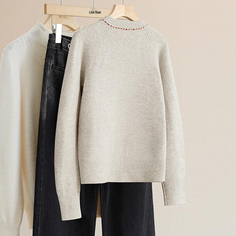 Ta Chi Women's Round Neck Embroidered Knit Sweater