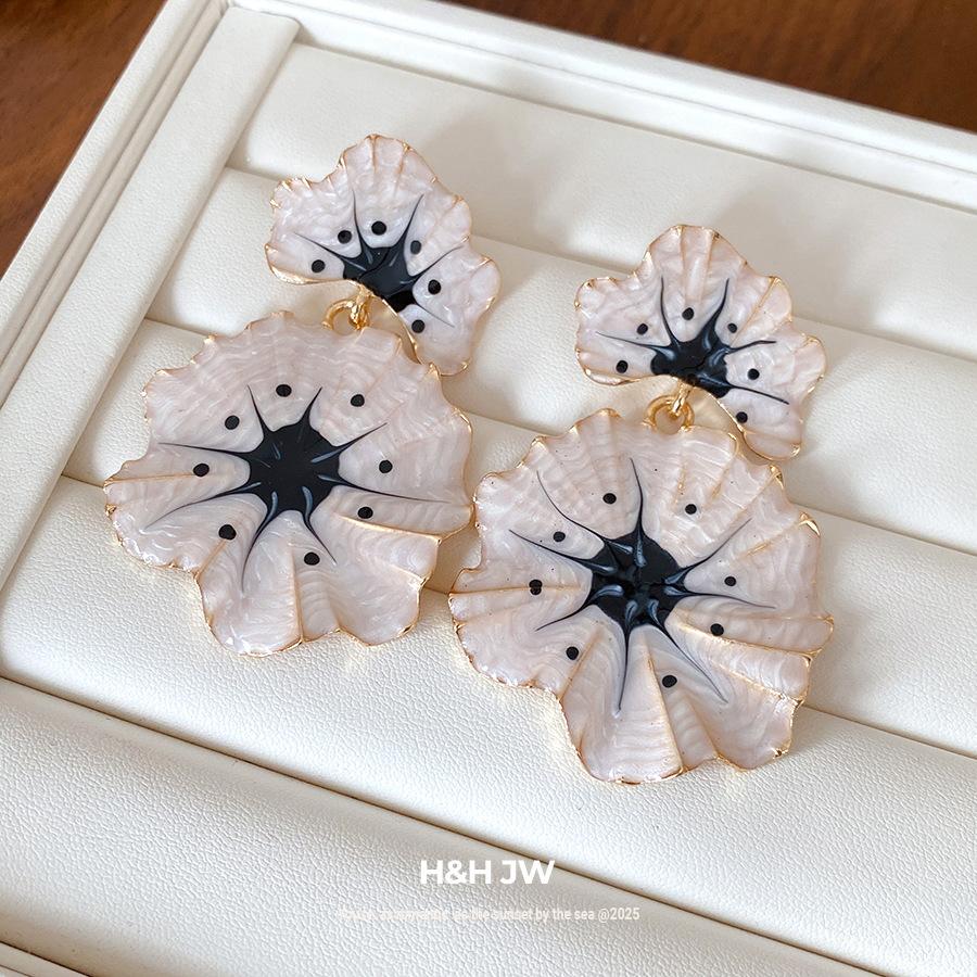 Steel Needle Dripping Oil Ginkgo Flower Pendant Earrings Super Immortal Mori Gentle Temperament Earrings Light Luxury Advanced Earrings Women