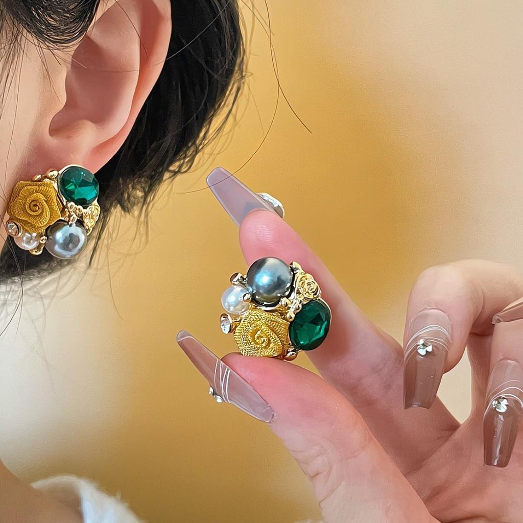 @Special Vintage French Romantic Elegant Rose Stud Earrings Delicate Green Earrings Flower Treasure