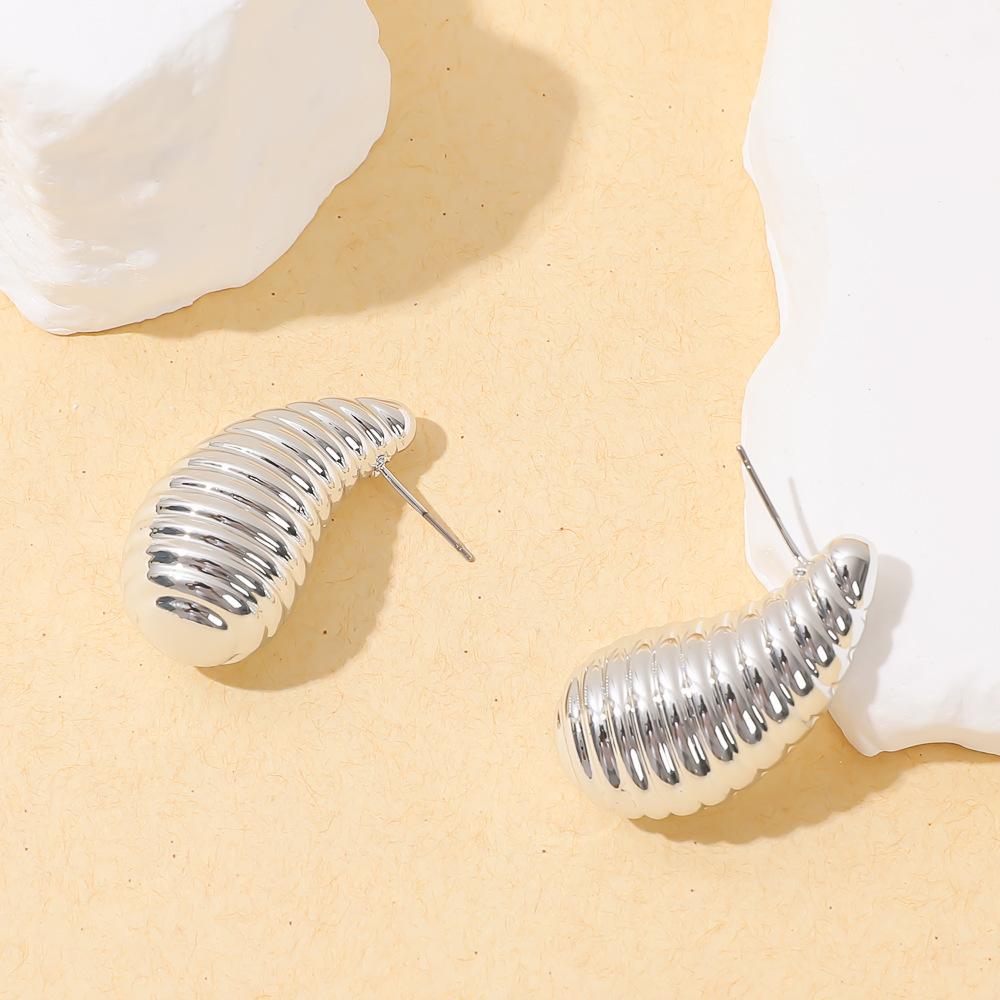 European and American Jewelry New High-end Gold Fashion Personality Exaggerated Stud Earrings Creative Circle Earrings Set