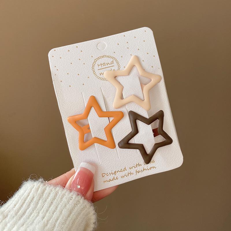 

Женская заколка-уточка: Челка и украшение-заколка сбоку