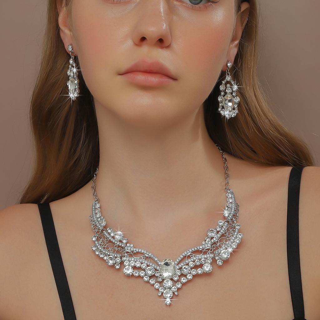 New Chinese style retro alloy necklace earring set with sparkling crystal design, high-end clavicle chain for women