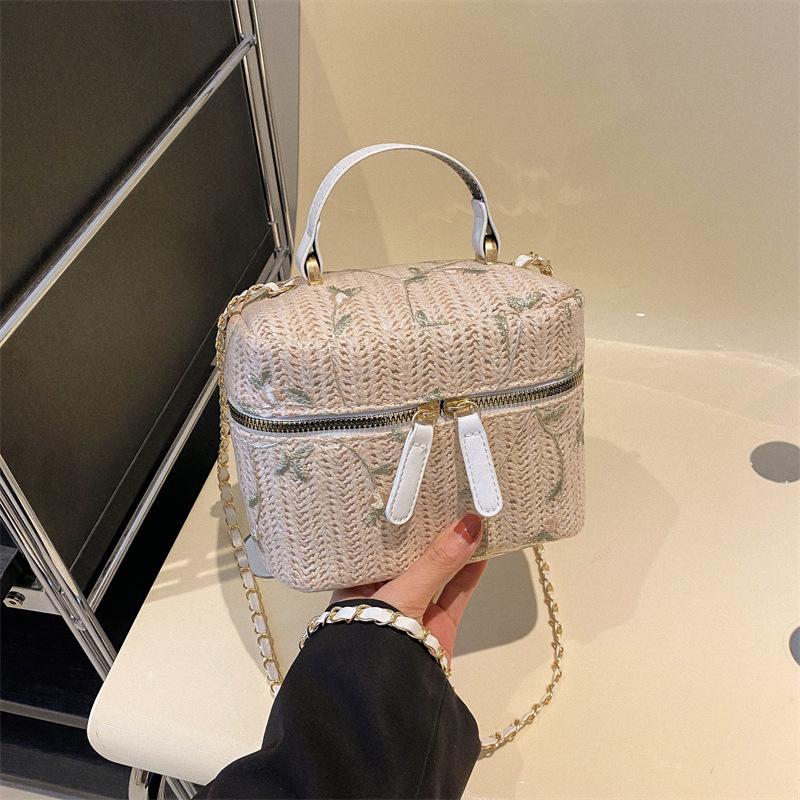 

Женская сумка 2024 года, новая модная сумка-мессенджер с цепочкой, повседневная плетеная сумка-ведро через плечо, красивая соломенная сумка, пляжная сумка белый