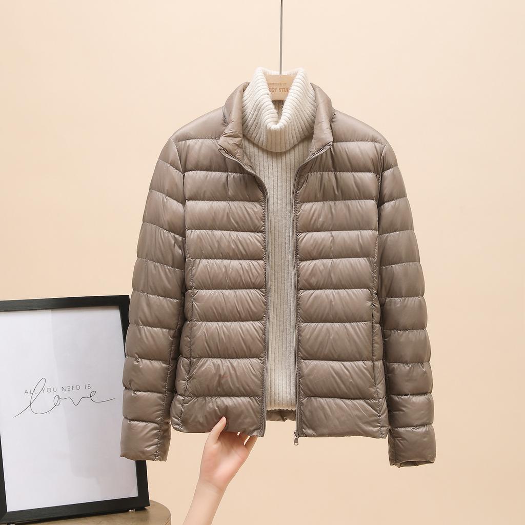 Women's Stand Collar Long Sleeve Puffer Jacket Regular Fit Commuter Style Lightweight Down Jacket
