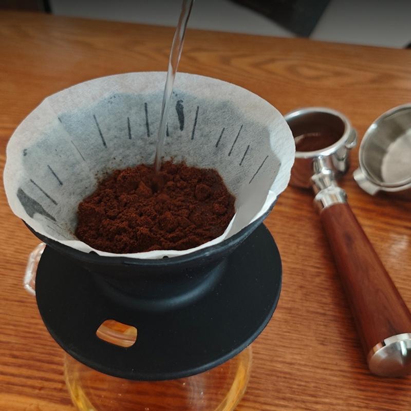 Portable Manual Coffee Filter Professional Pour Overing Coffee Cup Silicone Texture Suitable for Outdoor Camping Office