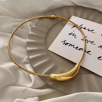 Titanium Steel Necklace Does Not Fade Color ,High -Grade Cold Metal Wind Curved Tubing Pendant Design