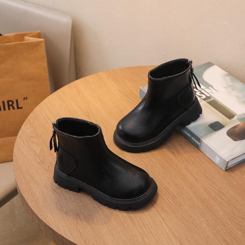 

Girls Martin Boots2026New autumn and winter children s warm cotton boots, girls plush short boots, British style leather boots 27-31Take a photo with on