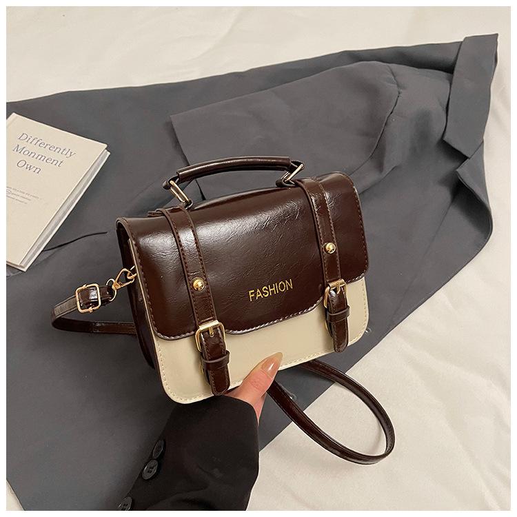 

Super fire small bag women s casual versatile 2025 new retro messenger messenger bag fashionable portable small square bag