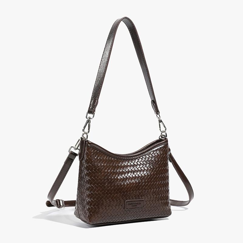 This year, the popular underarm small bag women's summer versatile 2025 new retro shoulder messenger bag popular bucket bag