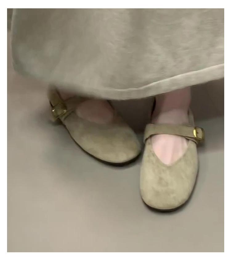Chaussures simples à bouche peu profonde à boucle métallique de style rétro pour femmes automne confortables polyvalentes chaussures Doudou plates à une pédale Mary Jane