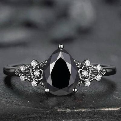 Schwarze Zirkonia-Ringe Zeitgenössischer Legierungsschmuck für Damen Verstellbare Größen 6 10 Ausgeprägtes gotisches Modeaccessoire