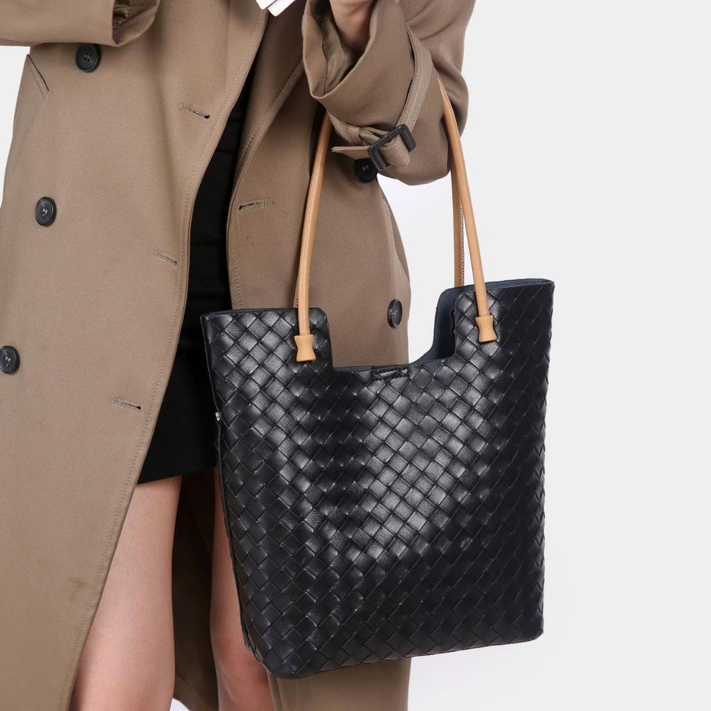 Bolso de Hombro de Cuero Vacuno para Mujer Bolso de Hombro Moda Femenina Sencillo Práctico Cuero Suave Patrón Tejido Prensado Cuero Suave Bolso de Compras