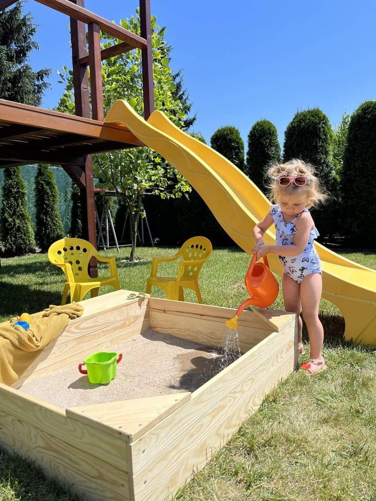 Sandkasten mit Staufach Holz