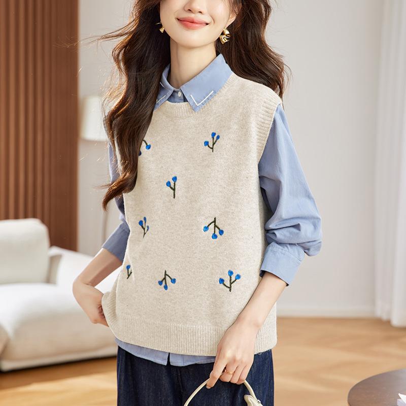 

Вязаный жилет Жилет для весенней одежды для женщин Новый дизайн V-образный вырез Пуговицы Свободный Внутренний Топ с зажимом для лошади One size