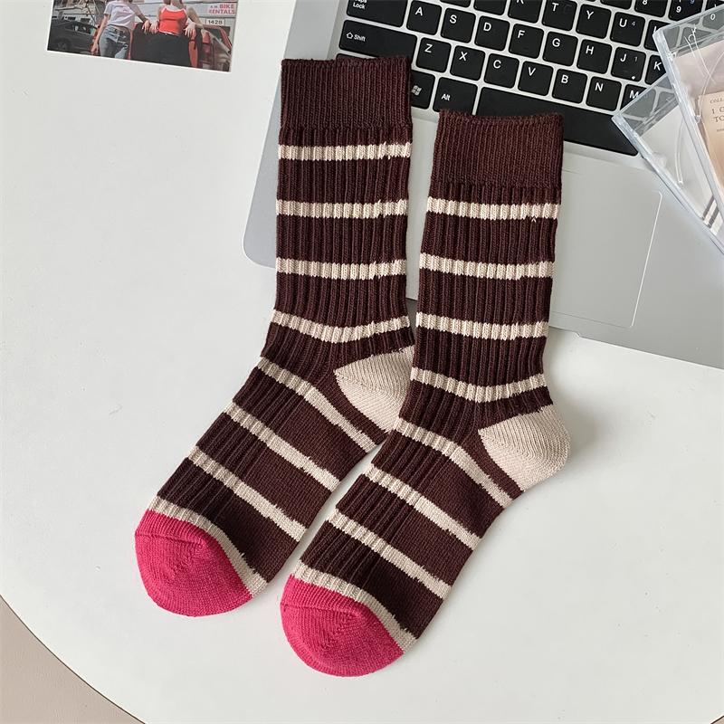 

Модные женские носки из хлопка, осень-зима, теплые, разноцветные, полосатые носки, женские, повседневные, ретро, длинные, свободные носки для девочек, пол One Size