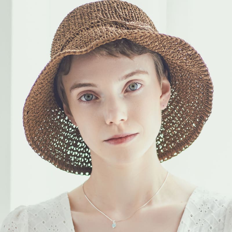 

Charmy Lily paper brown-bucket brown