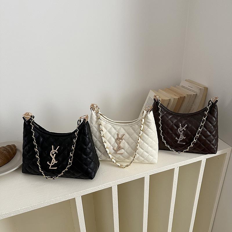 Borsa a tracolla sotto il braccio a catena rombica stile Xiaoxiangfeng da donna, nuova, versatile per la primavera e l'estate, borsa a spalla alla moda per pendolari
