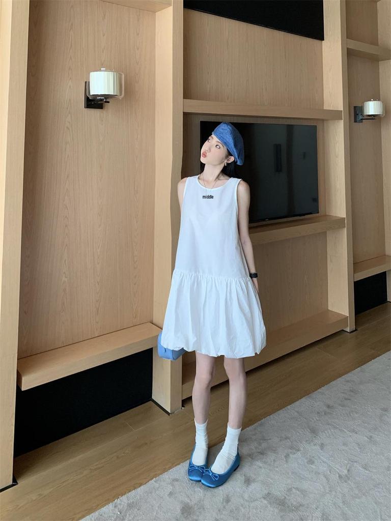 Women's Summer 2025 French White Sleeveless Camisole Dress with Flower Bud Puff Skirt