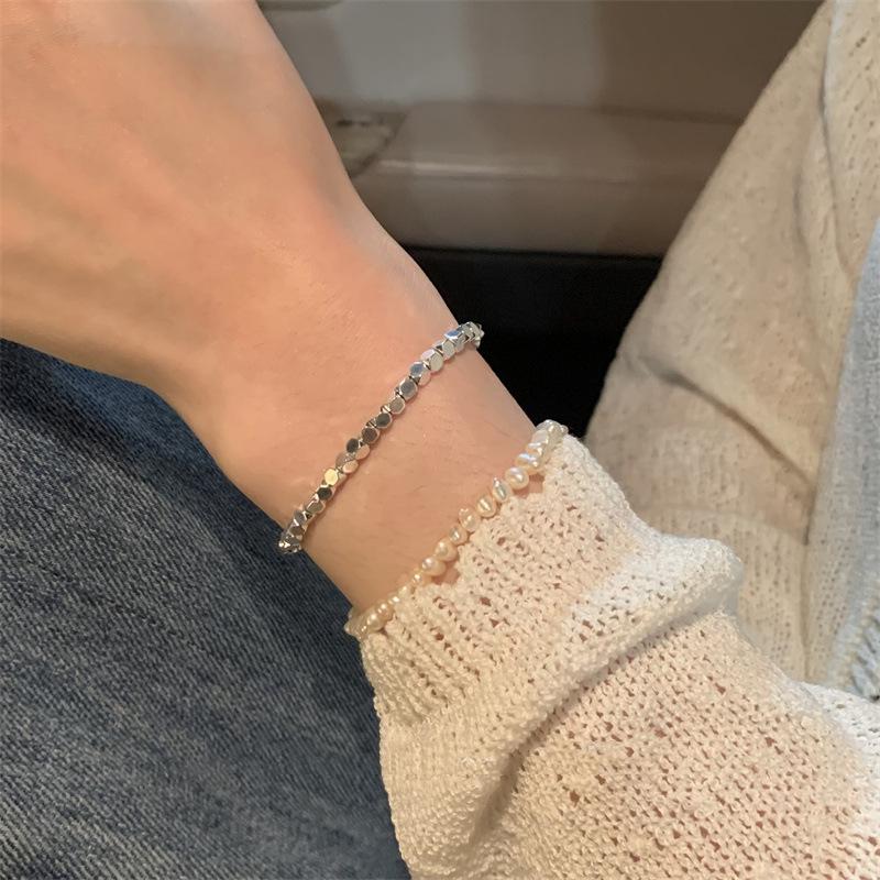 

Браслет из циркона и титановой стали в корейском стиле для женщин - Блестящий роскошный браслет инфлюенсера, Универсальное украшение, Простой, но элегантный.