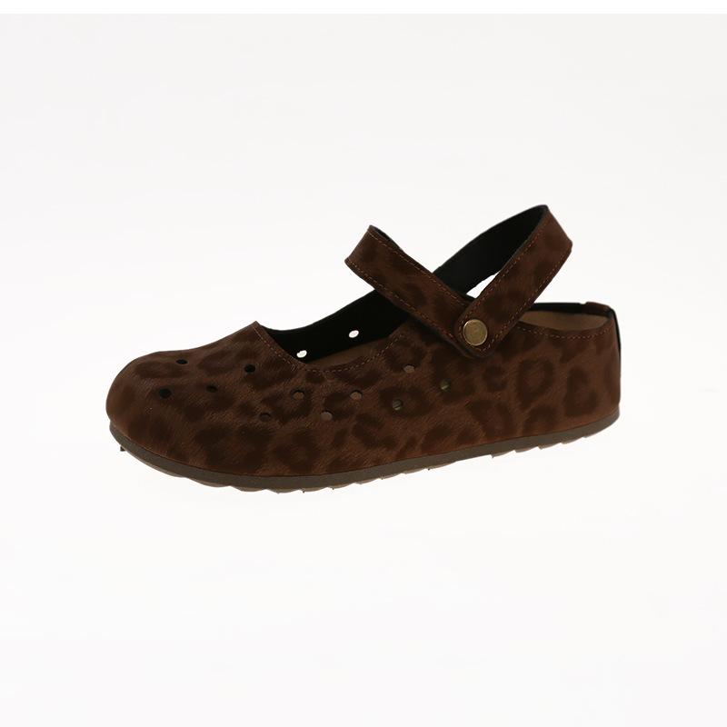 

In the summer of 2025, the new hollowed-out bag head sandals for women wear thick-soled heightening hole-hole Boken wear cool slippers 40