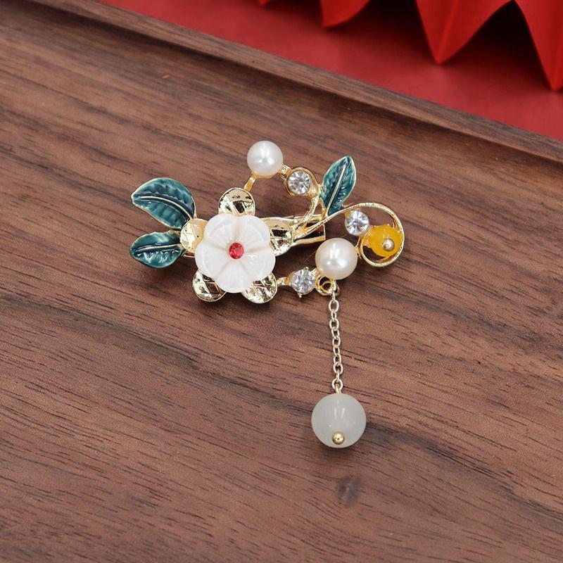 Elegant Pearl Brooch for Women's Suits - High-End Jewelry Pin