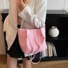Spring new high-value commuter bag women's fashion commuter large-capacity shoulder oblique span tote bag