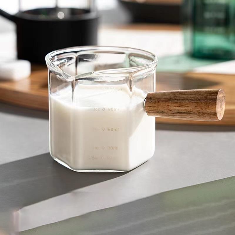 120ml Hitzebeständiges Glas Espresso Messbecher mit Skala Einzelmund Milchkännchen mit Holzgriff Latte Kaffee Mischbecher