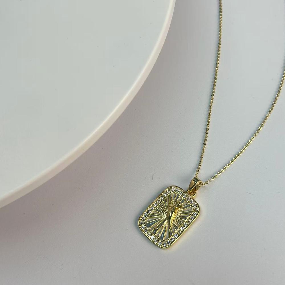 Women’s 18K Copper Gold Plated Necklace 2025, Vintage Ocean Series Seahorse Dolphin, Elegant Dainty Chain Jewelry